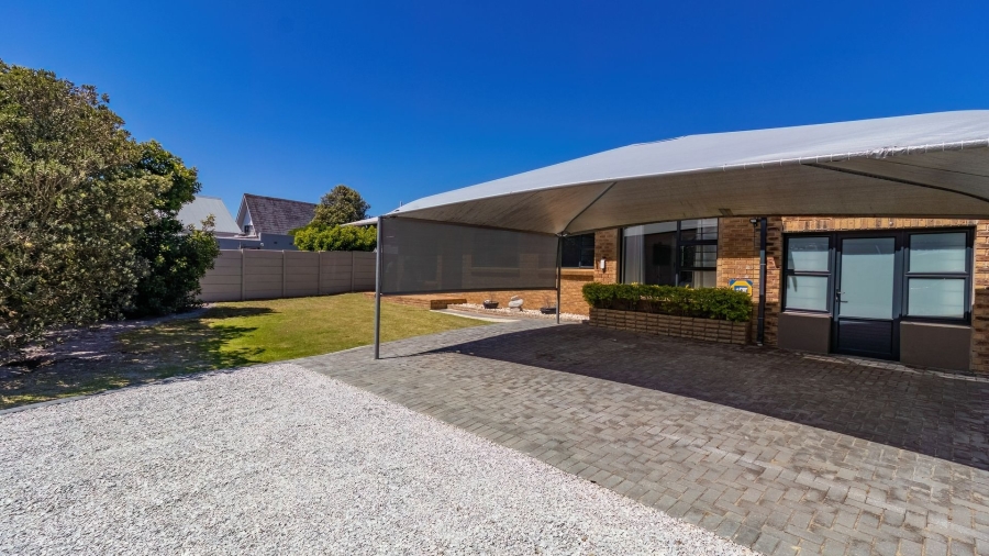 4 Bedroom Property for Sale in Sandbaai Western Cape